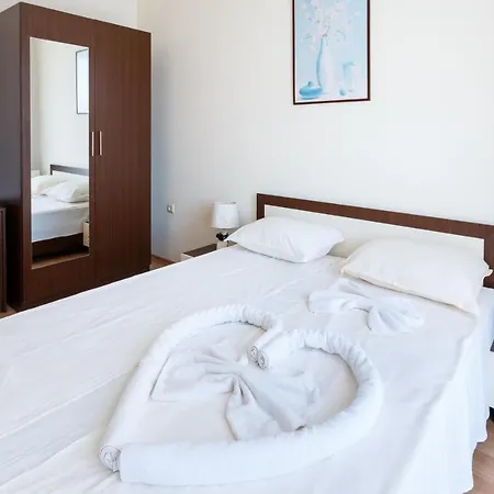 Nlv Seaside Апартаменты
